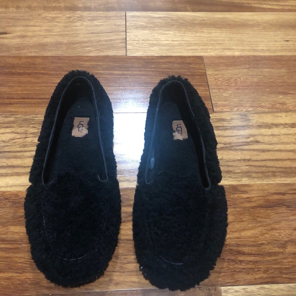 Women’s Ugg slippers
